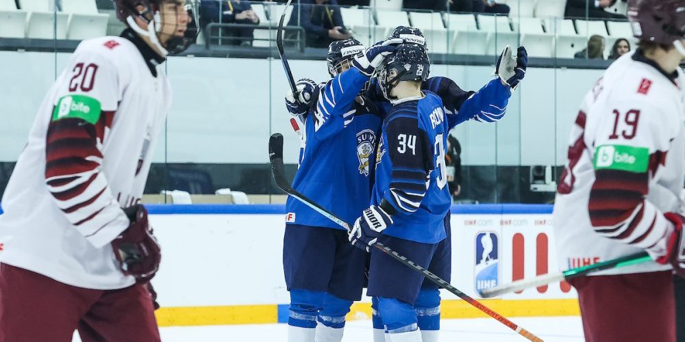 Alle 18-vuotiaiden poikien MM-kisojen ottelu SuomiLatvia pelattiin Kaufbeurenissa sunnuntaina 24.4.2022.